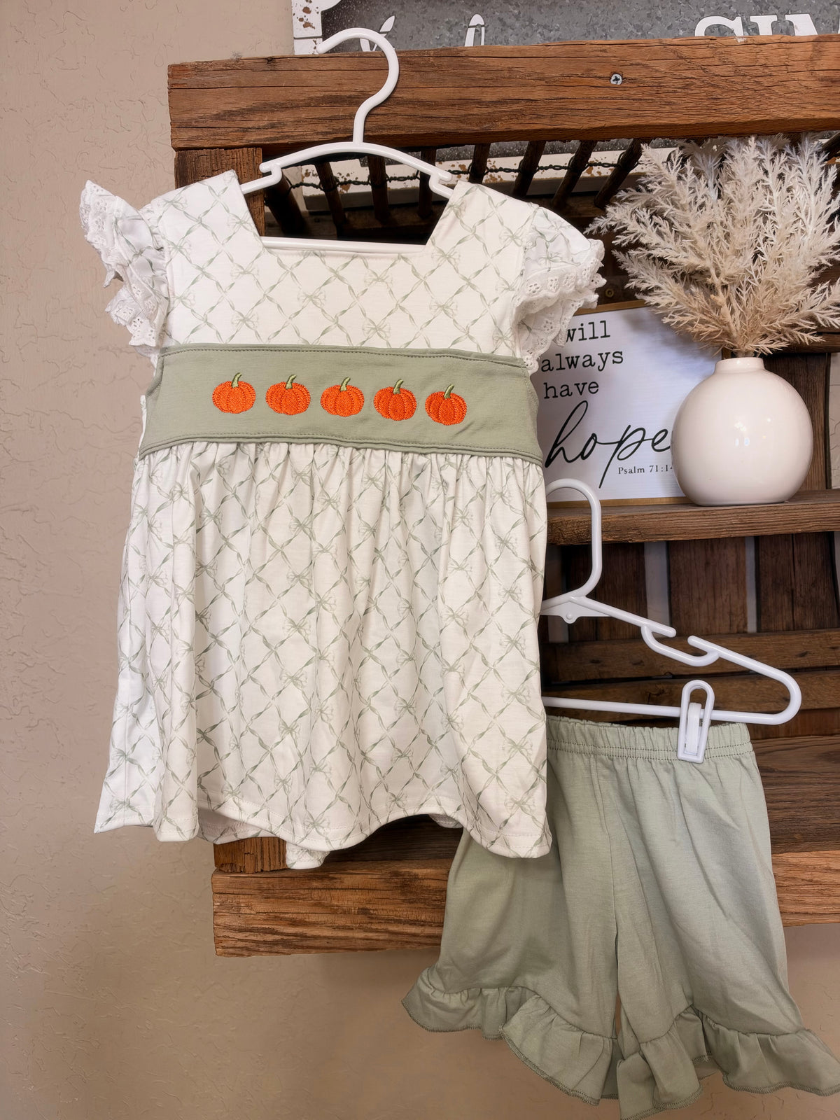 Sage Pumpkin short set